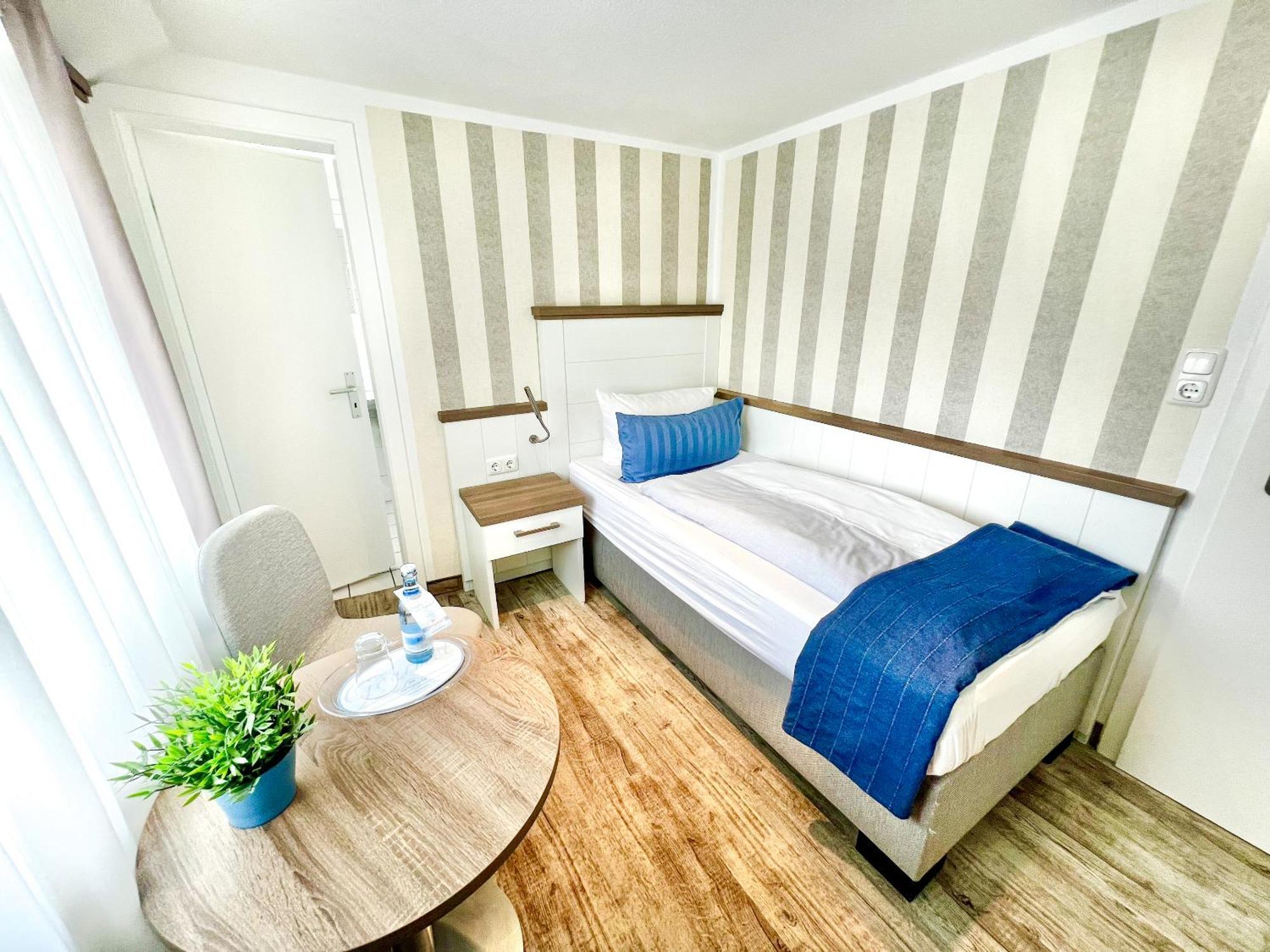 Hotel Zur Seemoewe Kirchdorf  Pokoj fotografie