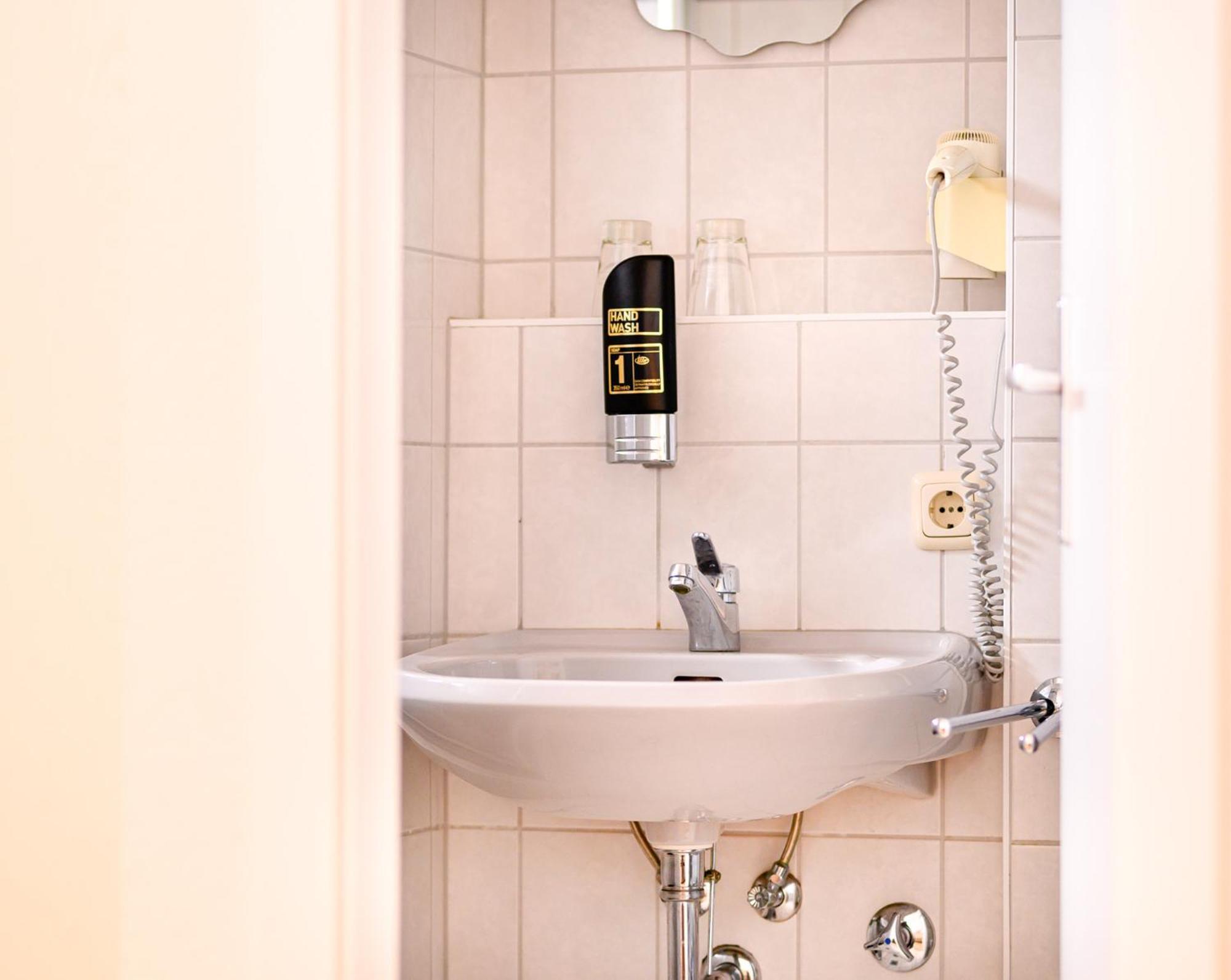 Hotel Zur Seemoewe Kirchdorf  Pokoj fotografie