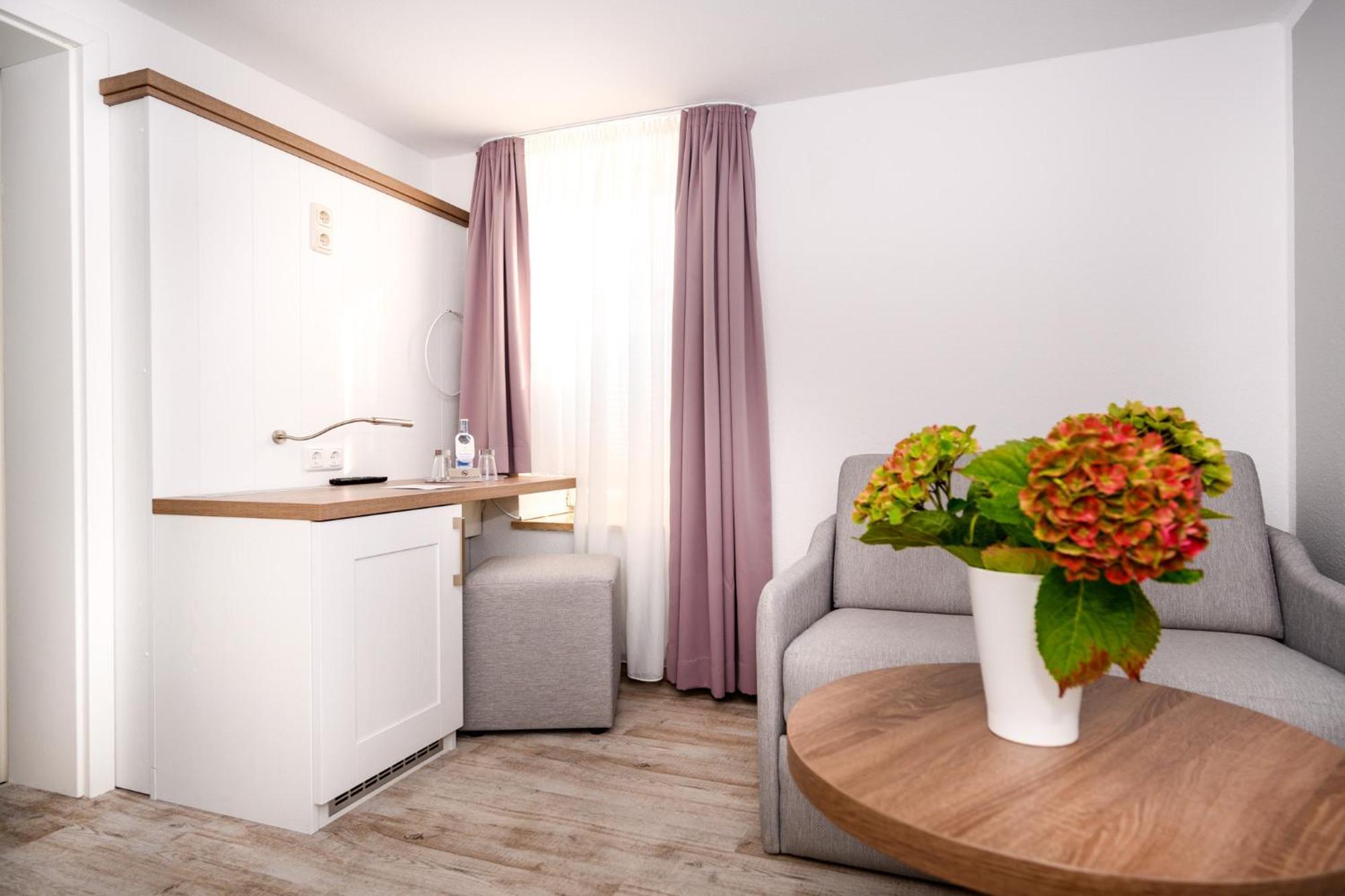 Hotel Zur Seemoewe Kirchdorf  Pokoj fotografie